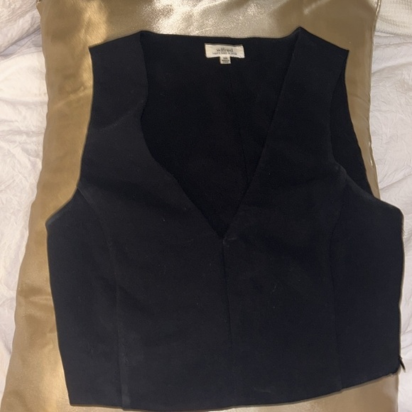 ARITZIA WILFRED XXS BLACK TOP
SUCH A STAPLE🪩🍒🤝🏻 - Picture 2 of 4